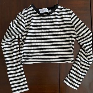Long sleeve crop top